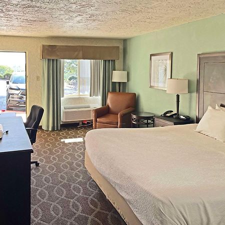 Quality Inn Clinton North מראה חיצוני תמונה