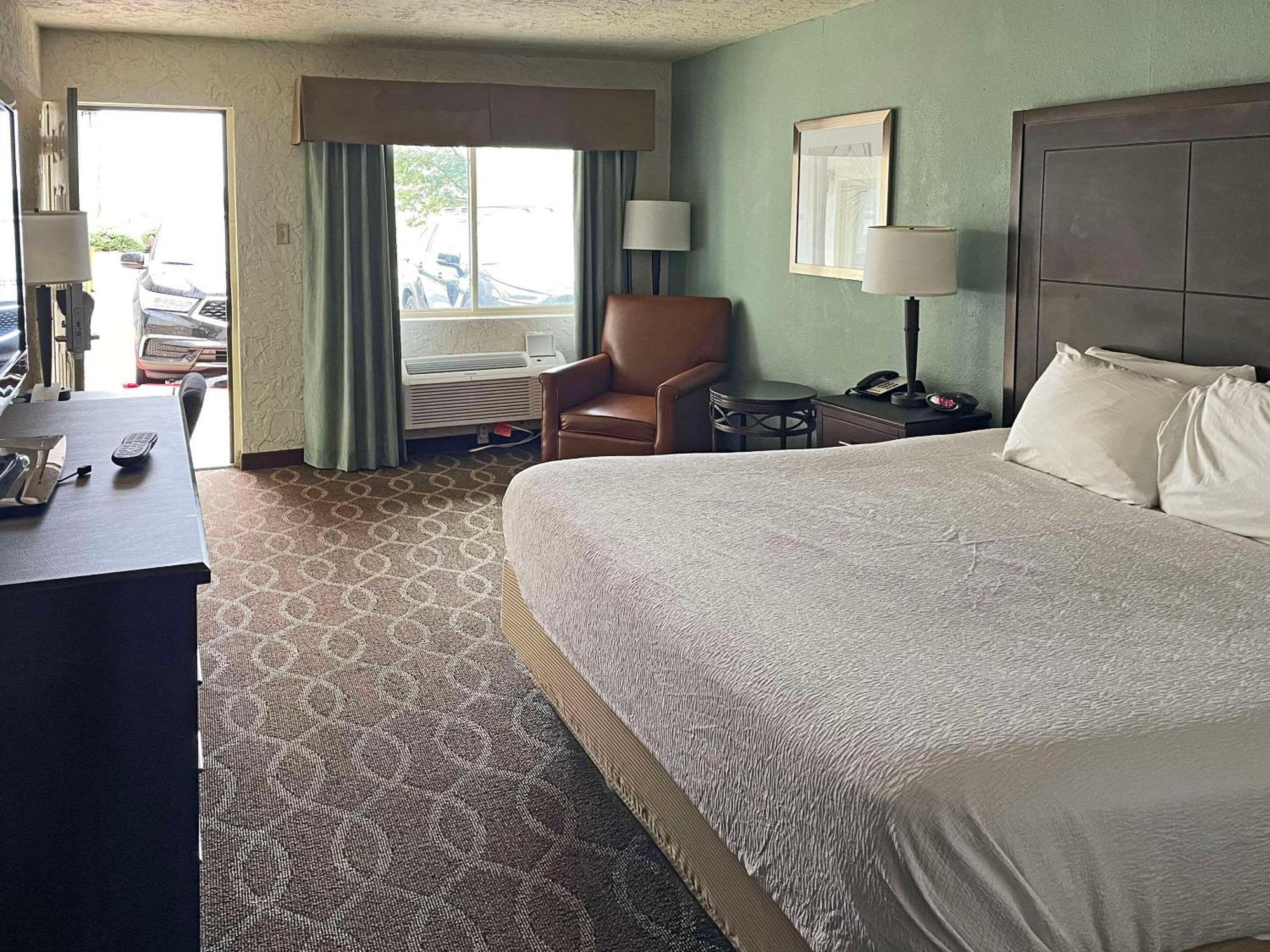 Quality Inn Clinton North מראה חיצוני תמונה