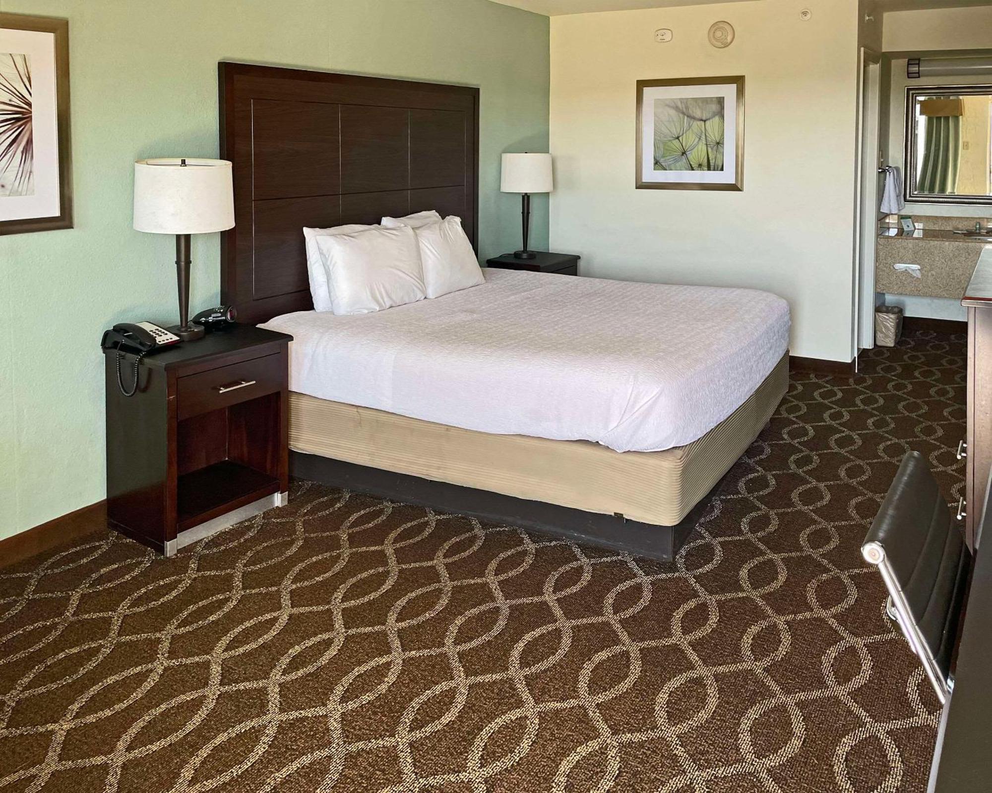 Quality Inn Clinton North מראה חיצוני תמונה