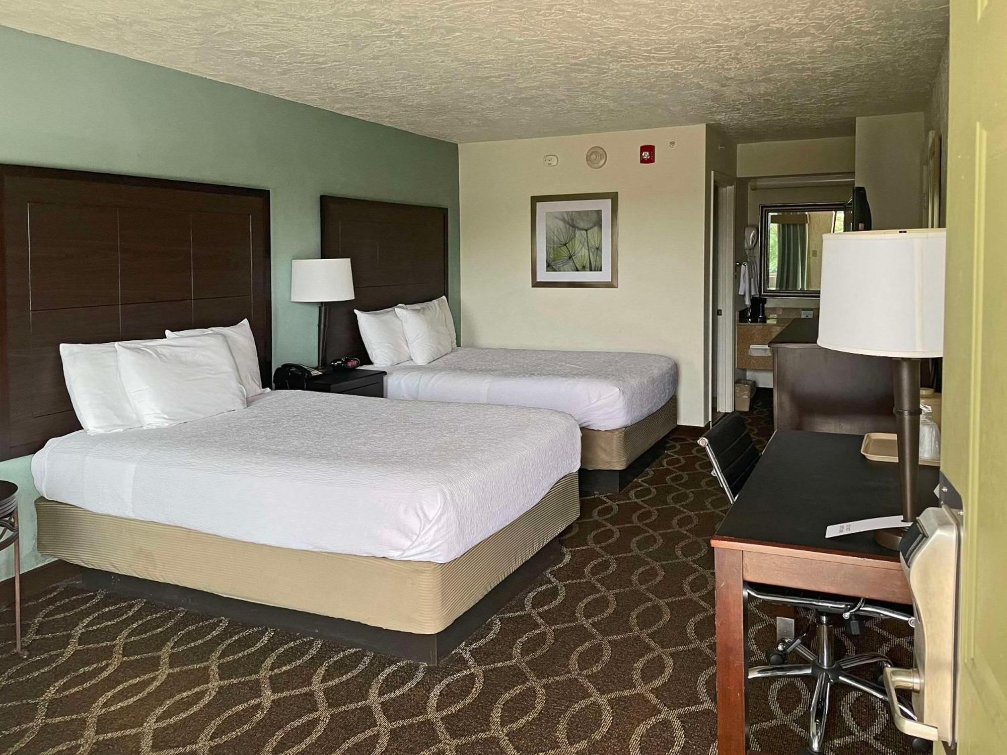 Quality Inn Clinton North מראה חיצוני תמונה