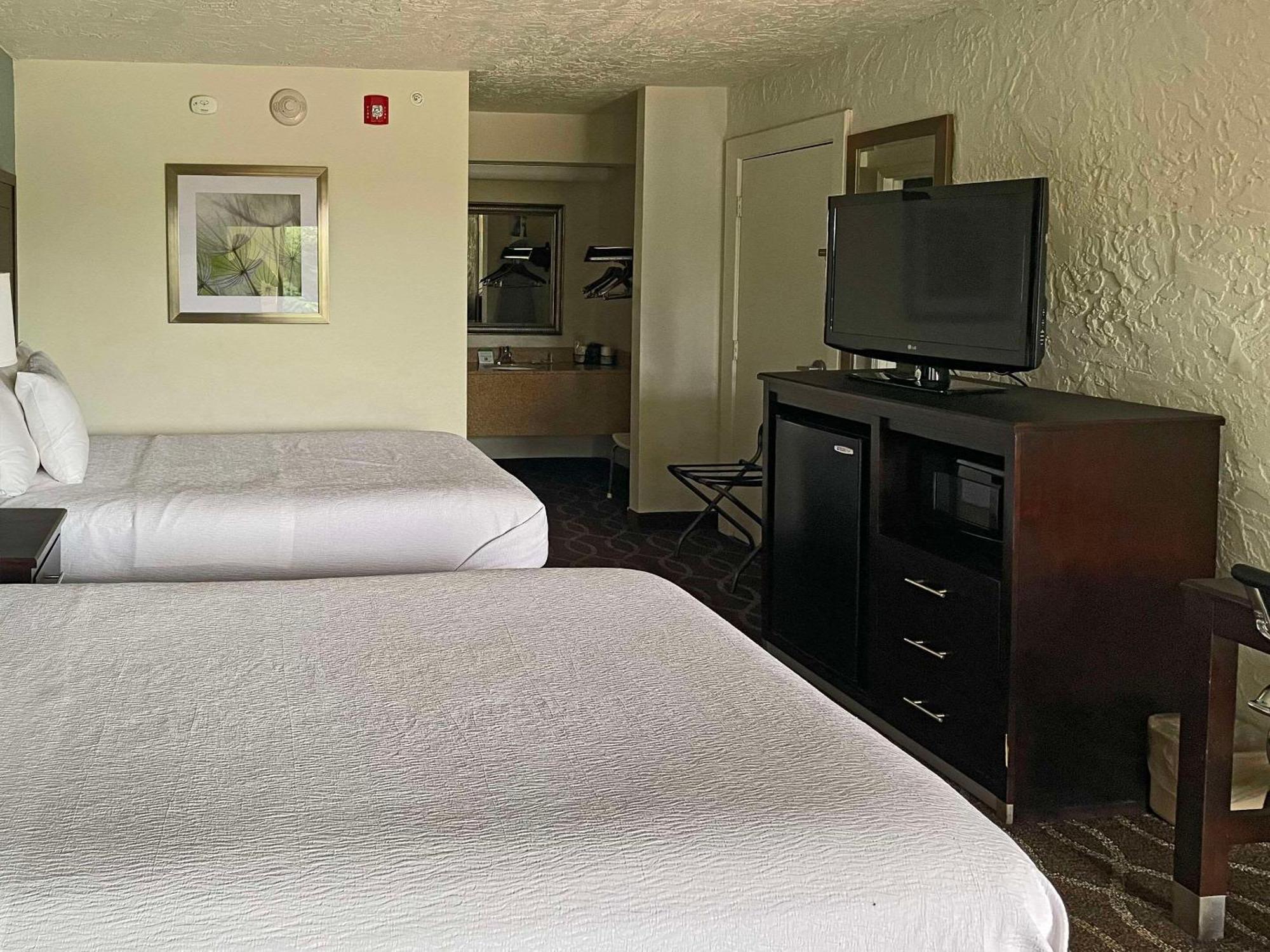 Quality Inn Clinton North מראה חיצוני תמונה