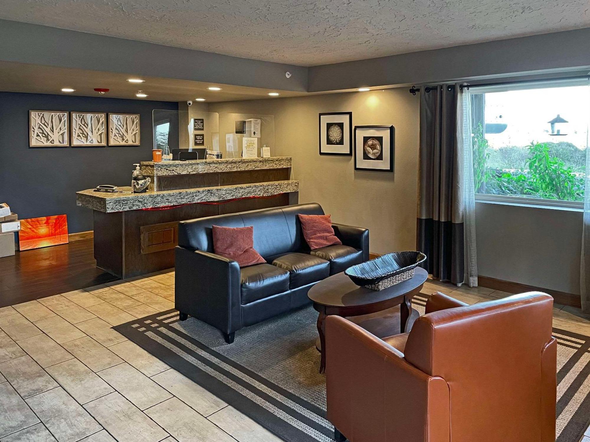 Quality Inn Clinton North מראה חיצוני תמונה