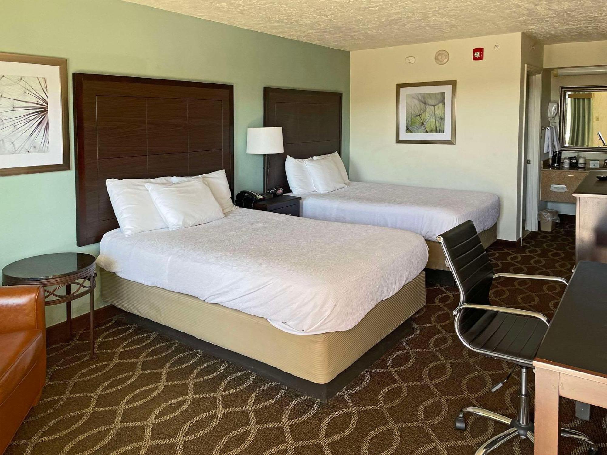 Quality Inn Clinton North מראה חיצוני תמונה