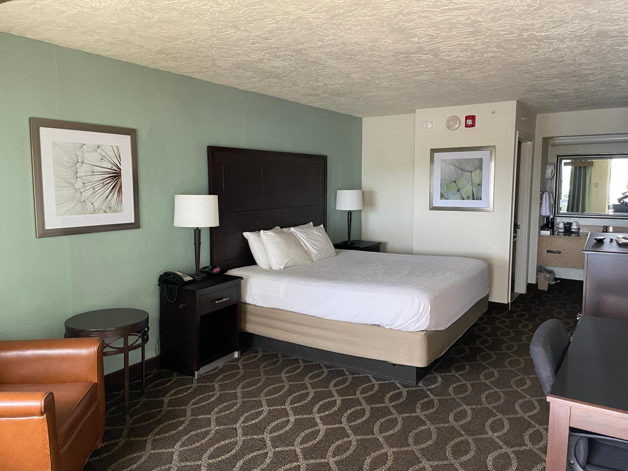 Quality Inn Clinton North מראה חיצוני תמונה