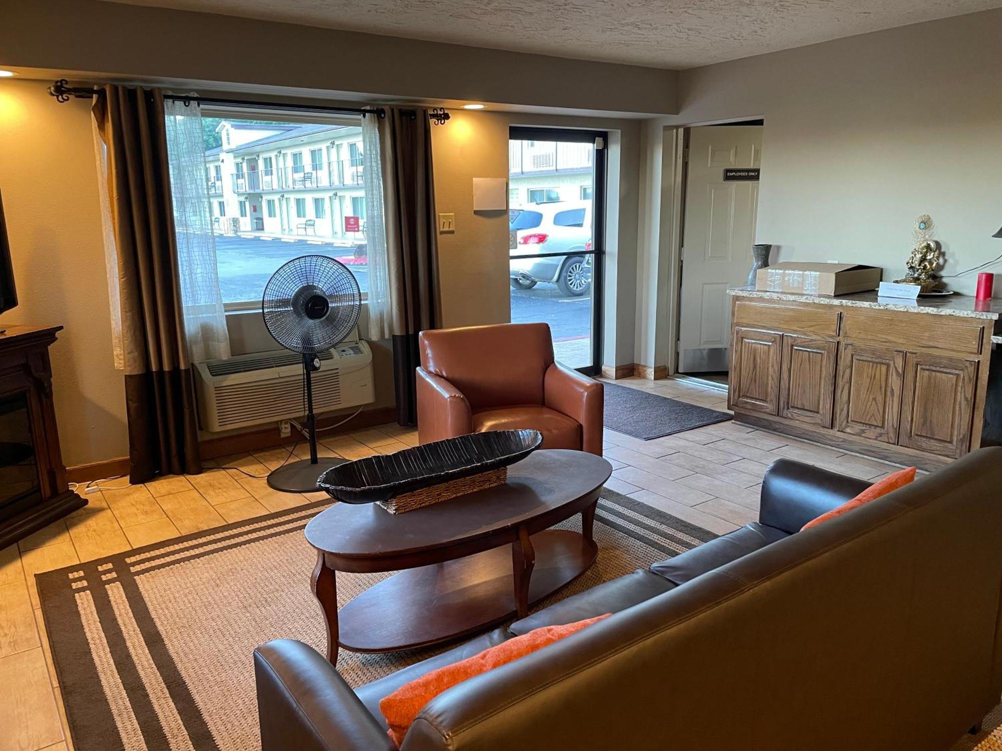 Quality Inn Clinton North מראה חיצוני תמונה