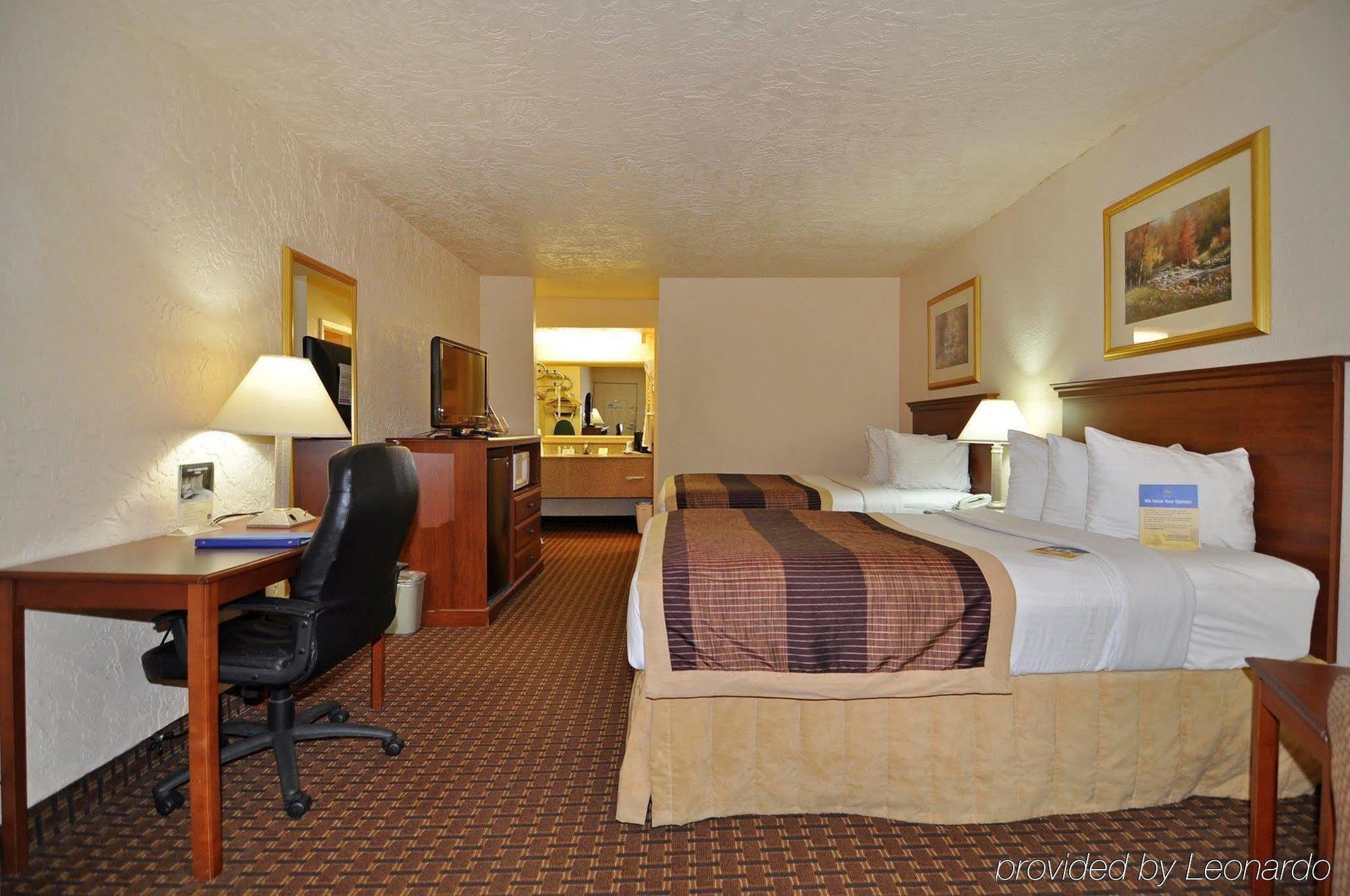 Quality Inn Clinton North מראה חיצוני תמונה