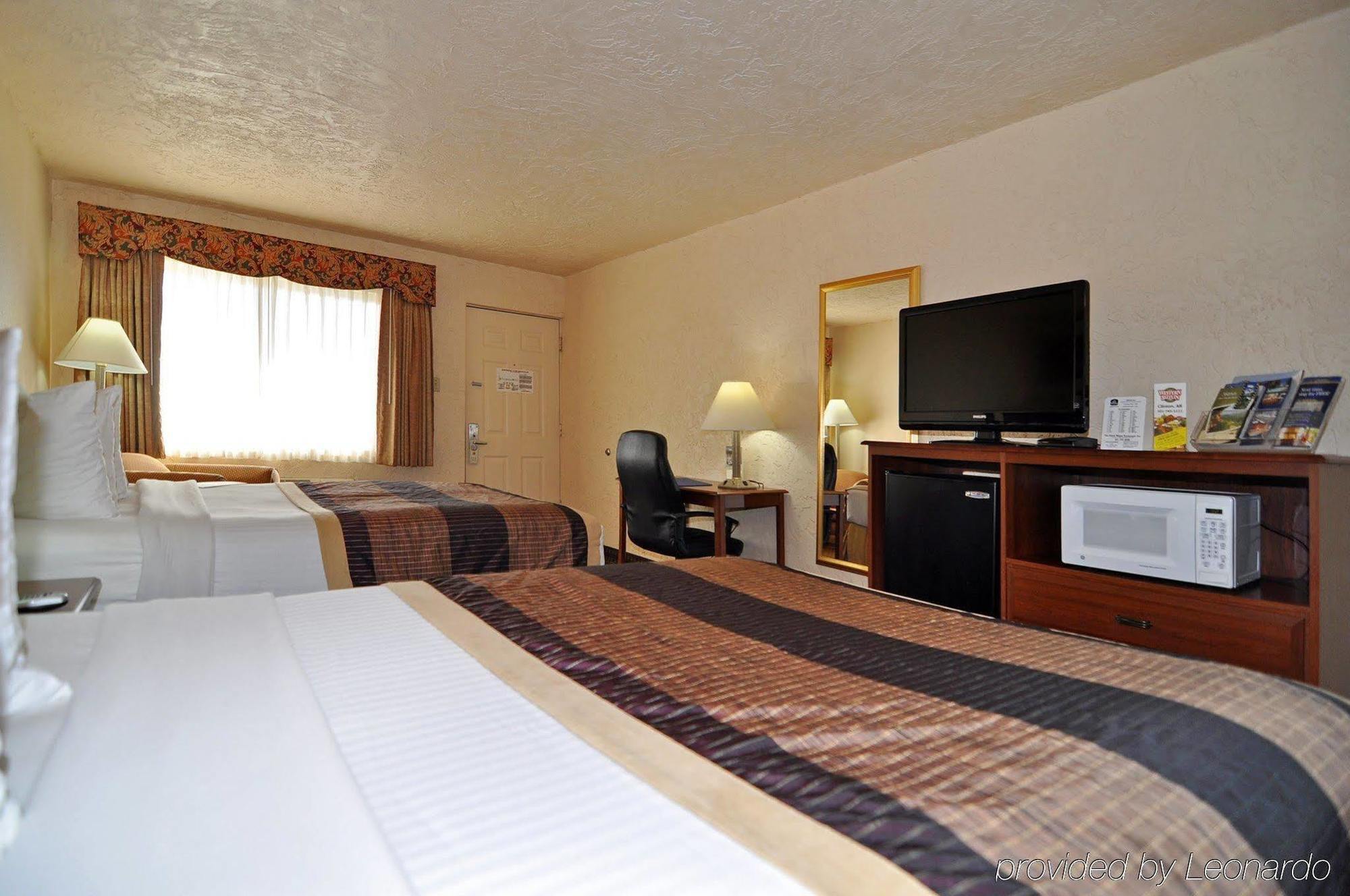 Quality Inn Clinton North מראה חיצוני תמונה