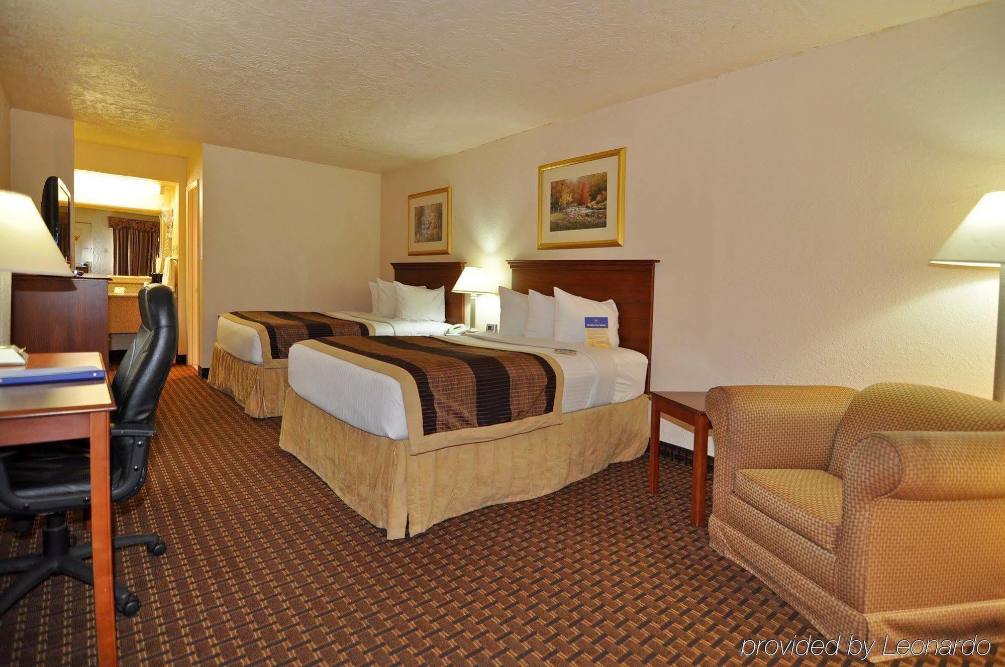 Quality Inn Clinton North מראה חיצוני תמונה